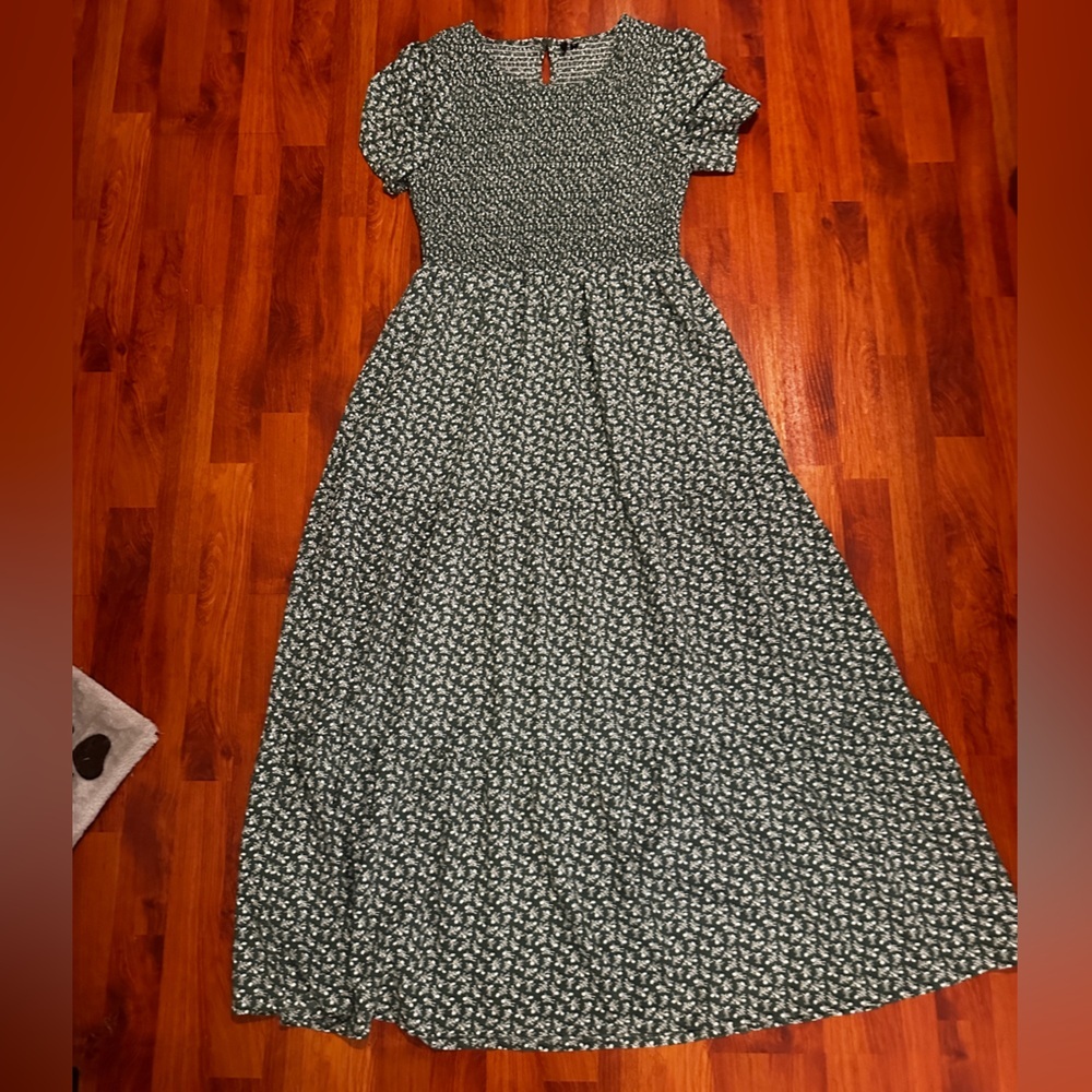 Zattcas Smocked top Olive Patterned Maxi Dress size L - Picture 2 of 13